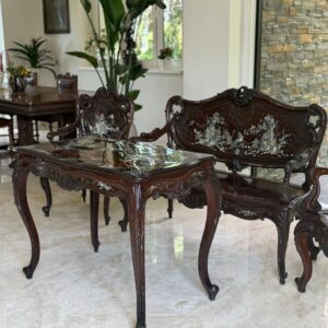 XIX-wieczny garnitur salonowy w stylu Napoleona III Chinoiserie z inkrustacją z masy perłowej