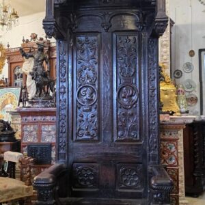Monumentalny dębowy fotel gotycki neogotycki stalla z baldachimem 240 cm