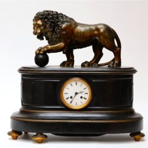 Francuski zegar kominkowy z czarnego marmuru z figurą Lwa Medyceuszy Nedellec Paris XIX wiek